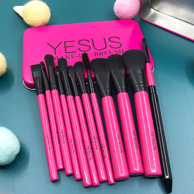 Cosmetics brush for mascara eyeliner foundation